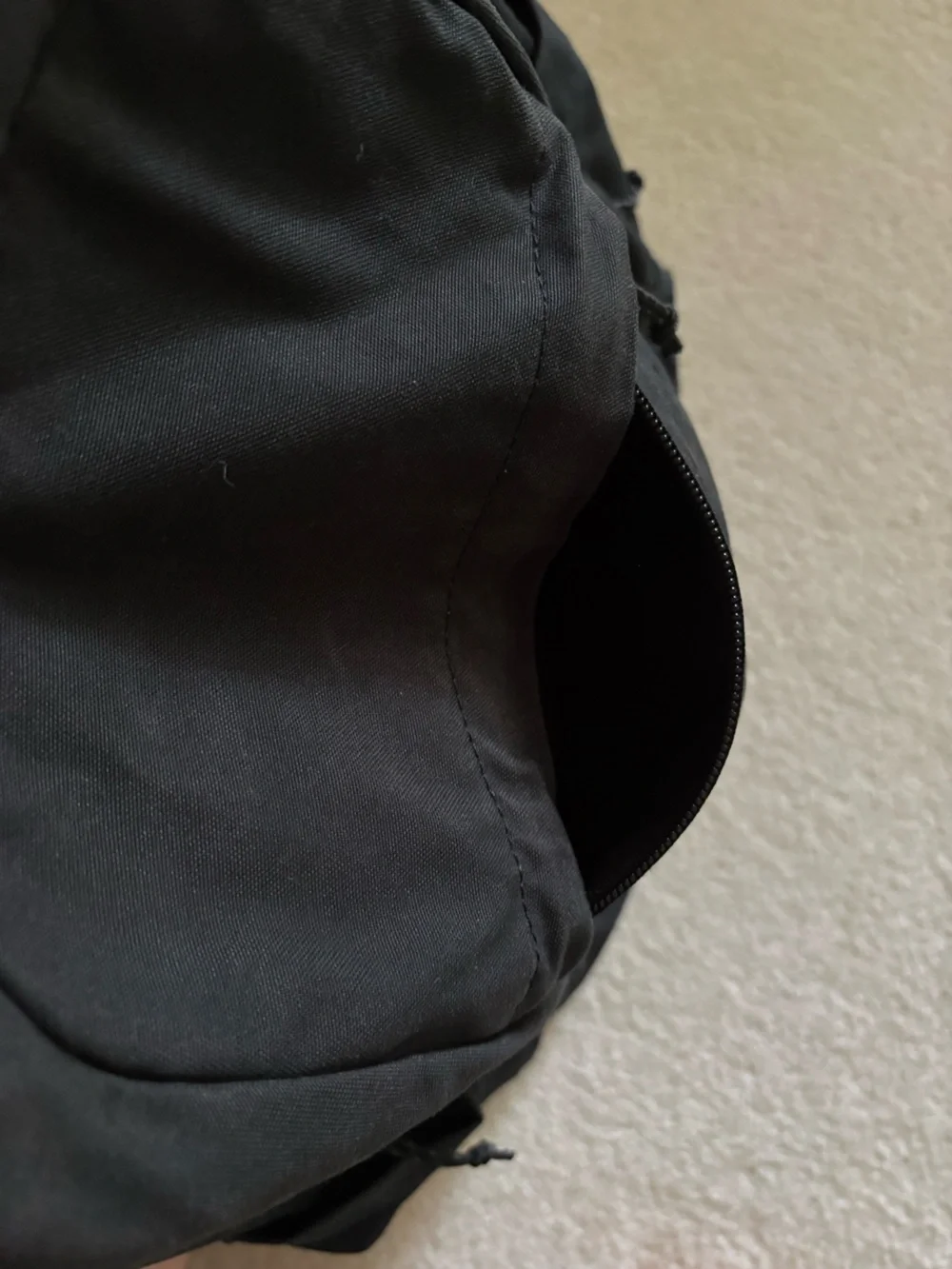 Fjallraven Unisex Raven Black Backpack.